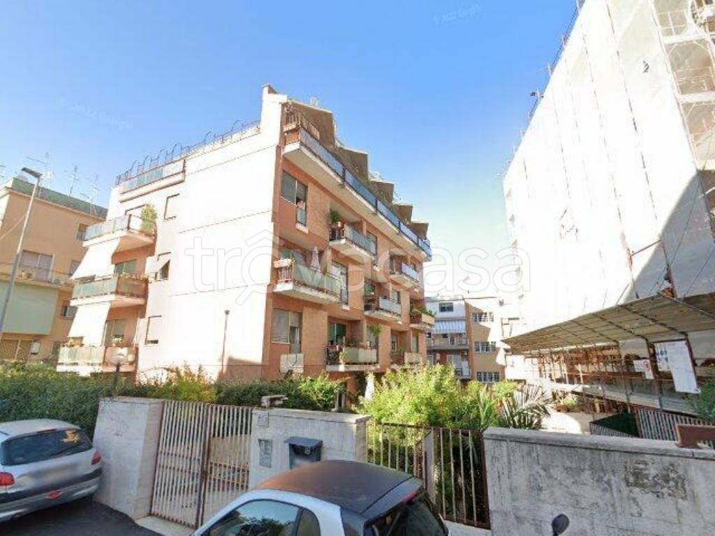 appartamento in vendita a Roma in zona Primavalle