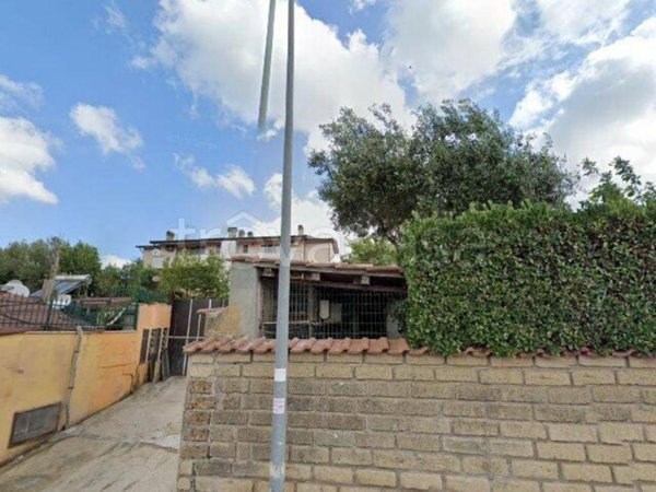 appartamento in vendita a Roma in zona Colle dei Pini