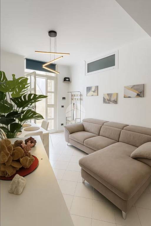 appartamento in vendita a Roma in zona Appio Pignatelli