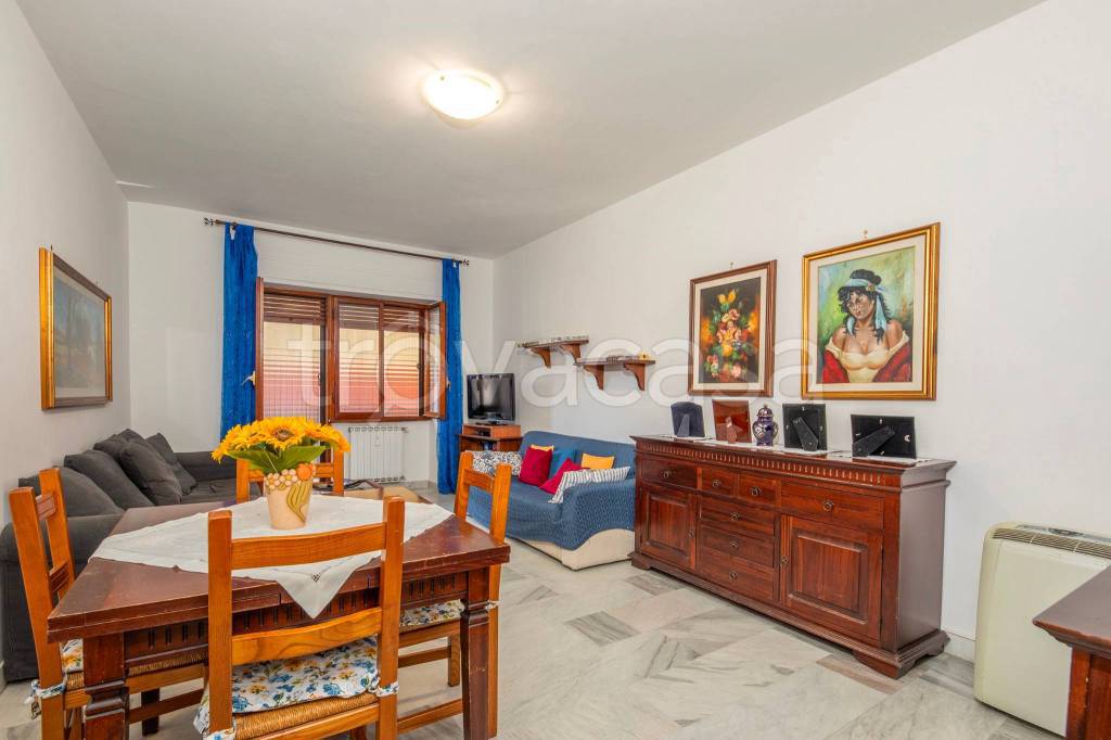 appartamento in vendita a Roma in zona Tuscolano