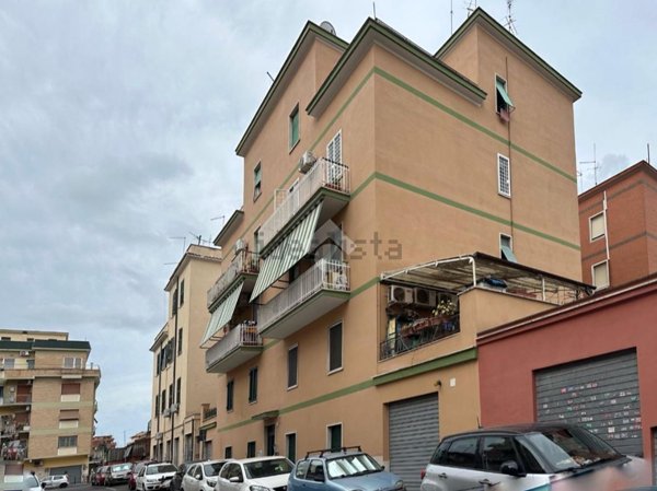 appartamento in vendita a Roma in zona Prenestino-Labicano