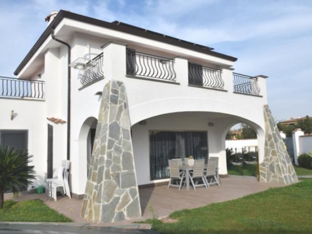 casa indipendente in vendita a Roma