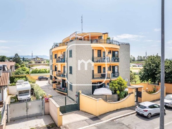 appartamento in vendita a Roma in zona Castelverde