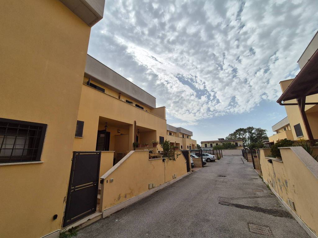 casa indipendente in vendita a Roma in zona Massimina/Casal Lumbroso
