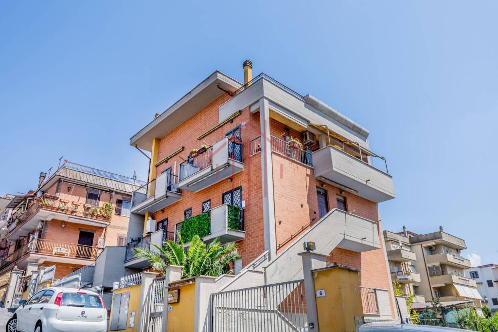 appartamento in vendita a Roma in zona Labaro