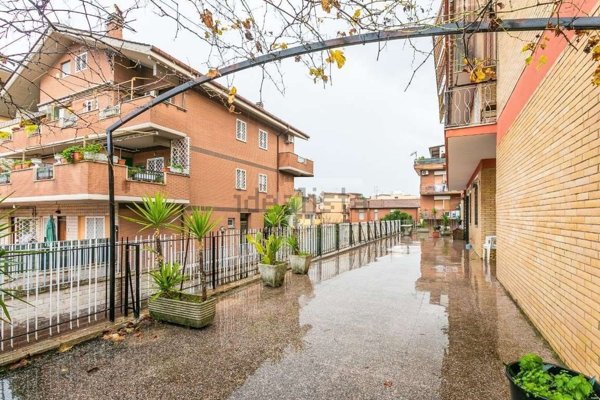 appartamento in vendita a Roma in zona Borghesiana