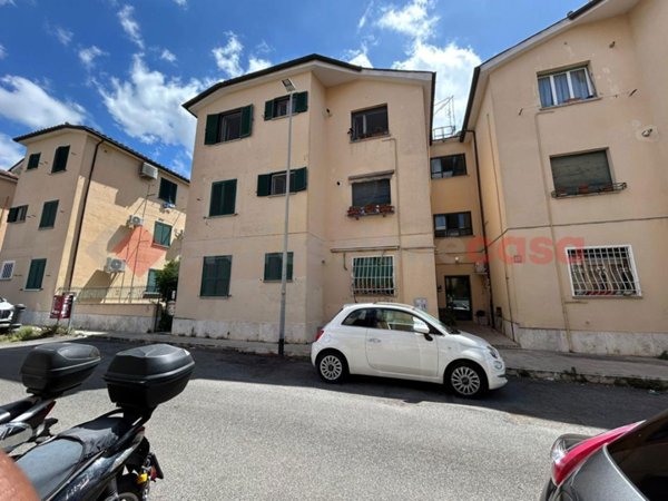appartamento in vendita a Roma in zona Corviale