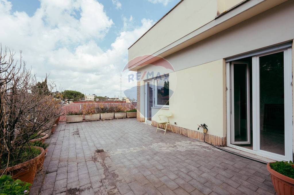 appartamento in vendita a Roma in zona Tomba di Nerone