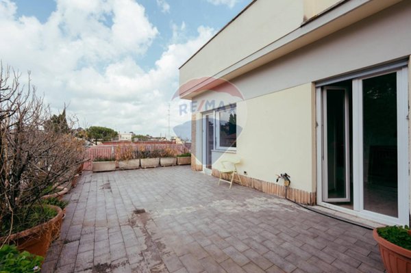 appartamento in vendita a Roma in zona Tomba di Nerone