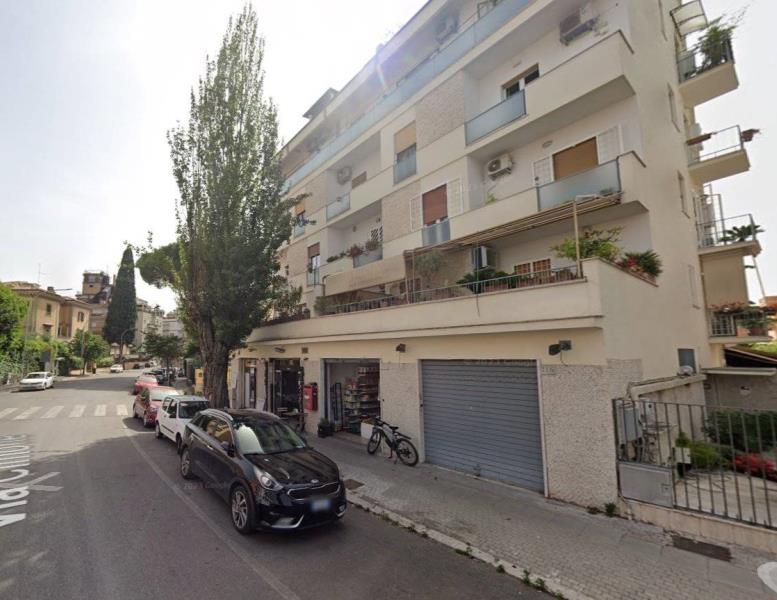 locale commerciale in vendita a Roma