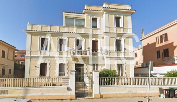 appartamento in vendita a Roma in zona Ostia