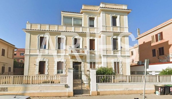 appartamento in vendita a Roma in zona Ostia