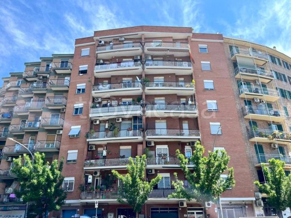 appartamento in vendita a Roma in zona Cinecittà