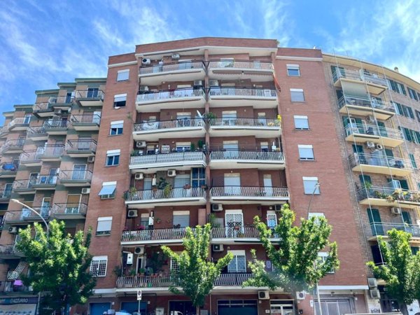 appartamento in vendita a Roma in zona Cinecittà