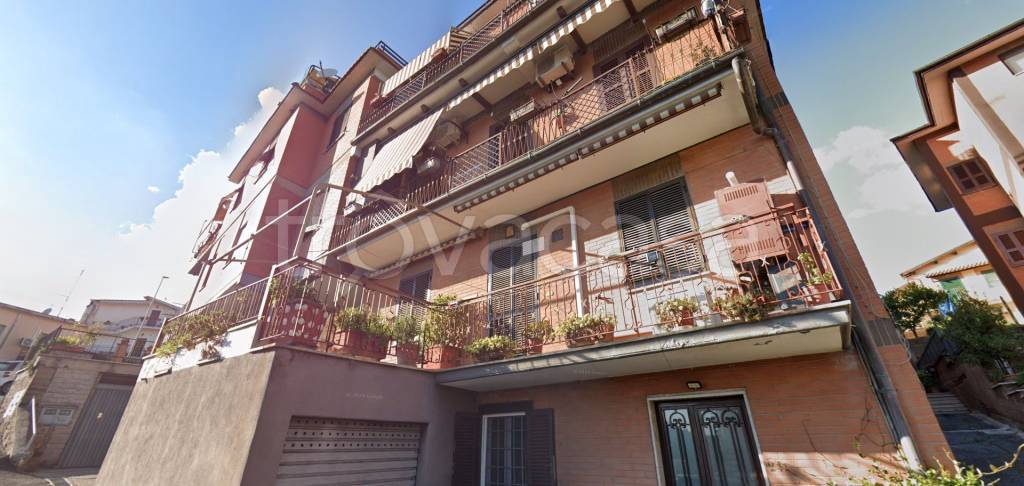 appartamento in vendita a Roma in zona Prima Porta
