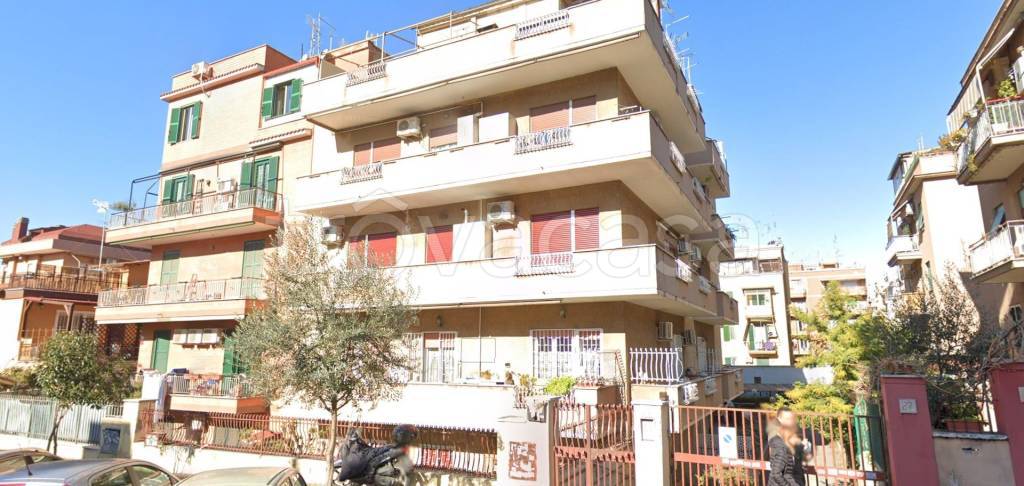 appartamento in vendita a Roma in zona Prenestino-Centocelle