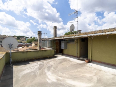 appartamento in vendita a Roma in zona Torrione Cerquetta