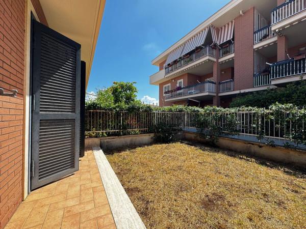 appartamento in vendita a Roma in zona Lunghezza