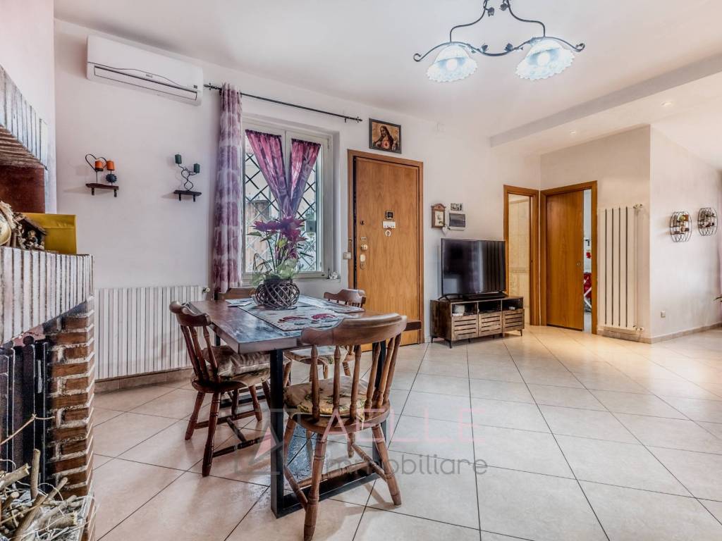 casa indipendente in vendita a Roma in zona Acilia