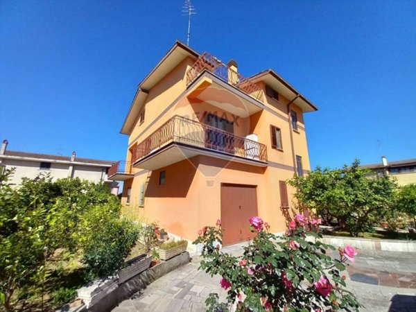 casa indipendente in vendita a Roma in zona Valle Muricana