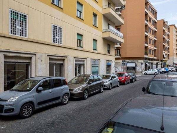 negozio in vendita a Roma in zona Trieste