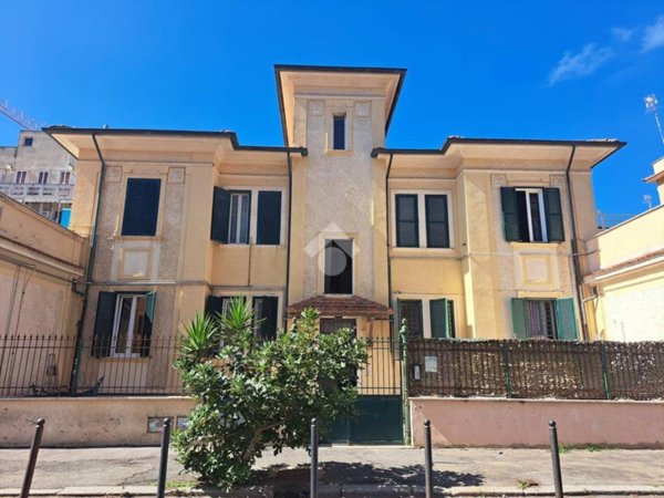 appartamento in vendita a Roma in zona Ostia