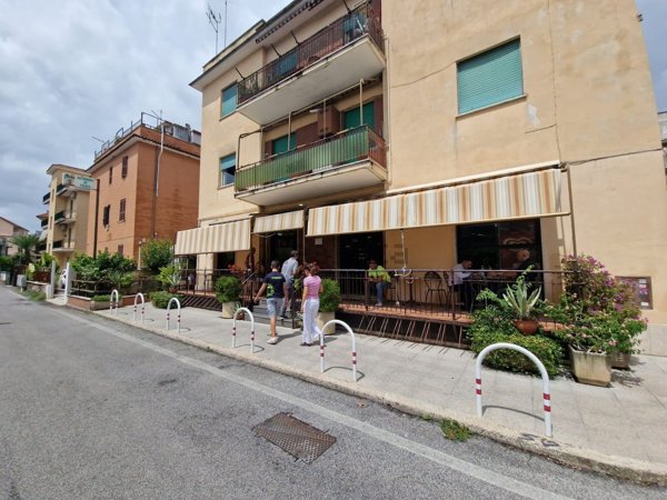 negozio in vendita a Roma in zona Grottarossa