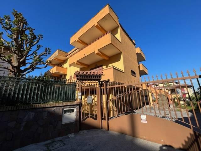 casa indipendente in vendita a Roma