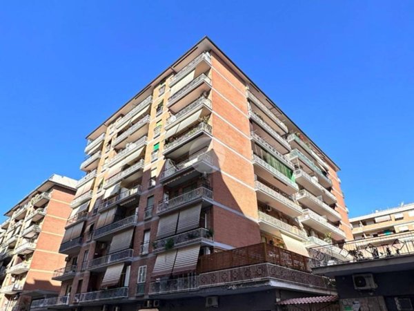 appartamento in vendita a Roma in zona Tuscolano