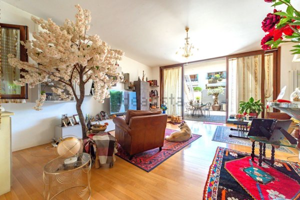 casa indipendente in vendita a Roma in zona Mezzocammino