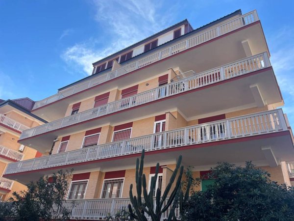 appartamento in vendita a Roma in zona Castel Fusano
