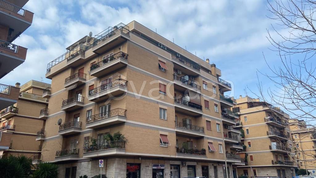 appartamento in vendita a Roma in zona Ostia Antica