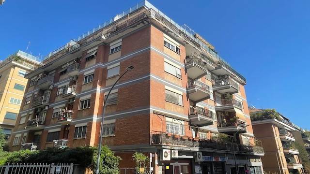 appartamento in vendita a Roma in zona Gianicolense