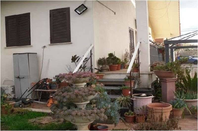 casa indipendente in vendita a Roma in zona Finocchio