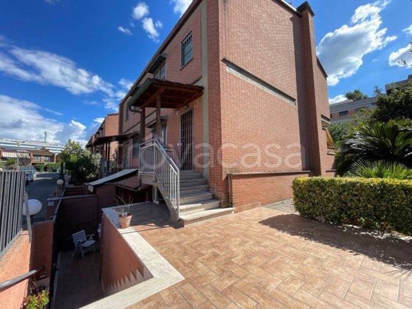 casa indipendente in vendita a Roma in zona Spinaceto