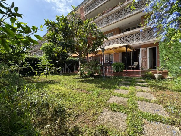 appartamento in vendita a Roma in zona EUR