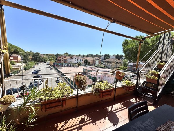 appartamento in vendita a Roma in zona Appio Pignatelli