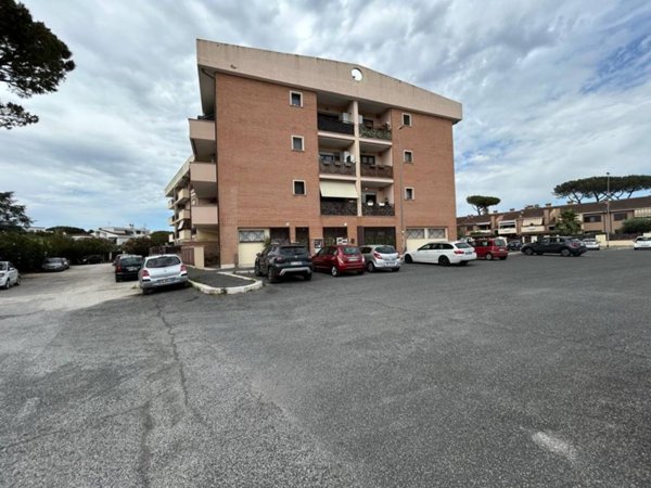 appartamento in vendita a Roma in zona Infernetto