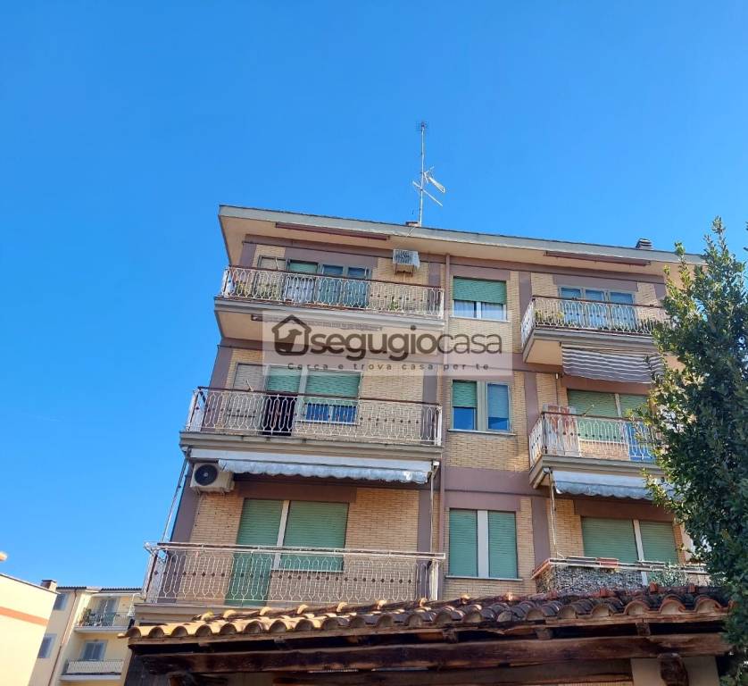 appartamento in vendita a Roma in zona Torrione Cerquetta