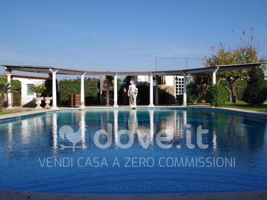 intera palazzina in vendita a Roma in zona Torrino