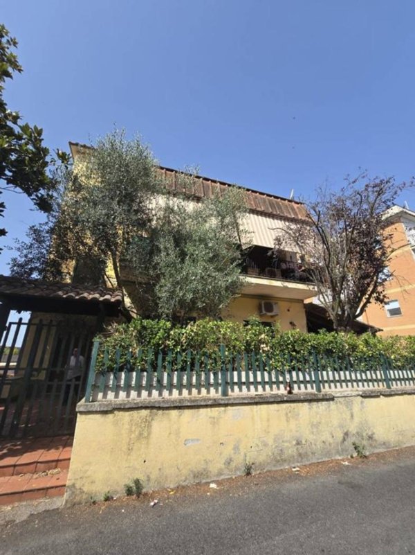 appartamento in vendita a Roma in zona Prima Porta