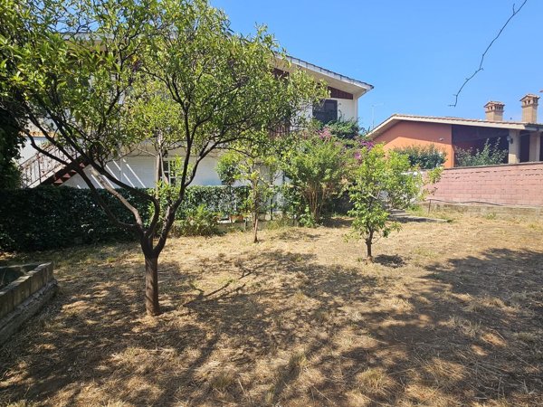 casa indipendente in vendita a Roma in zona Infernetto