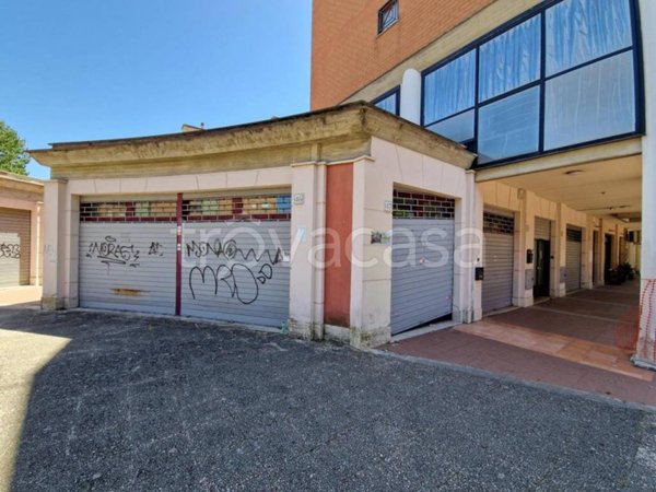 negozio in vendita a Roma in zona Monte Sacro/Talenti