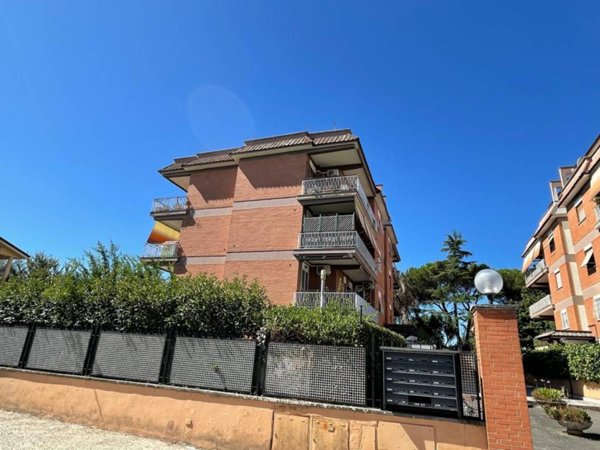 appartamento in vendita a Roma in zona Romanina