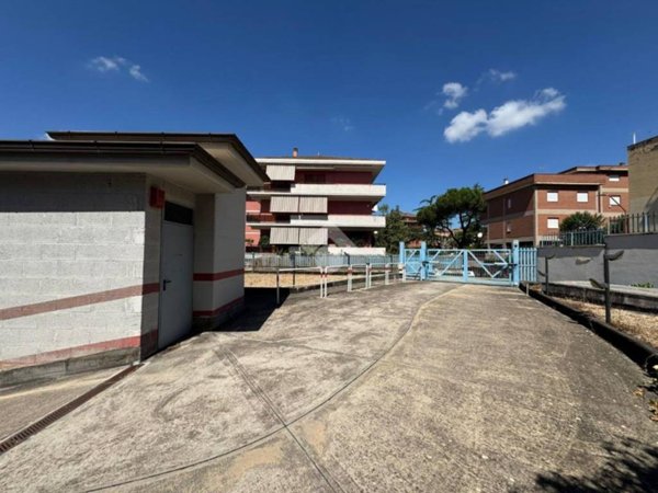 casa indipendente in vendita a Roma