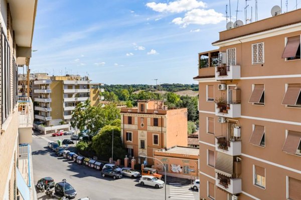 appartamento in vendita a Roma in zona Appio Latino