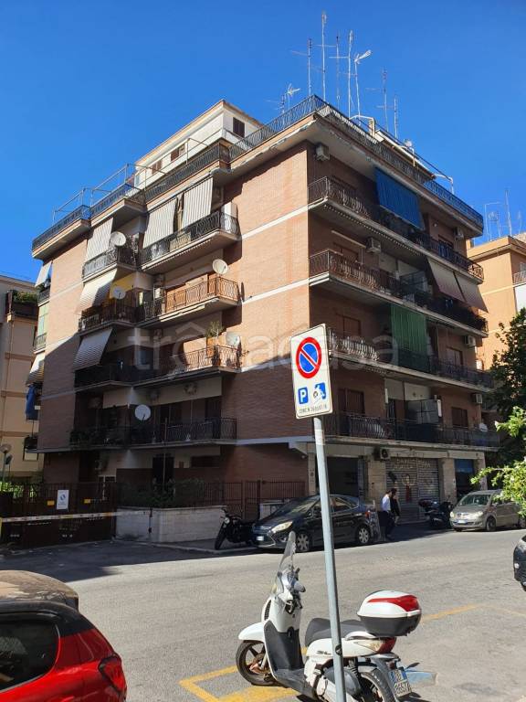 appartamento in vendita a Roma in zona Collatino