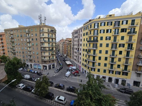 appartamento in vendita a Roma in zona Appio Latino