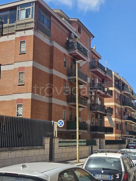 appartamento in vendita a Roma in zona Ostia Antica