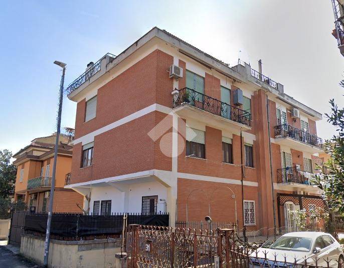 appartamento in vendita a Roma in zona Borghesiana